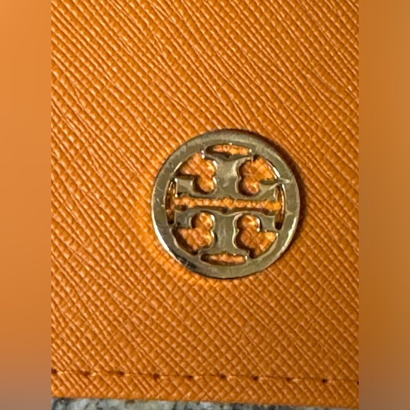 Tory Burch sunglasses Case - Picture 4 of 9